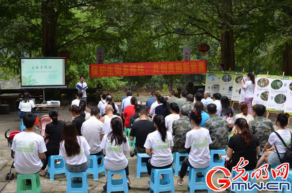 2026世界杯官网师生助力直播带货 江津柿子村2小时获赞8.4万